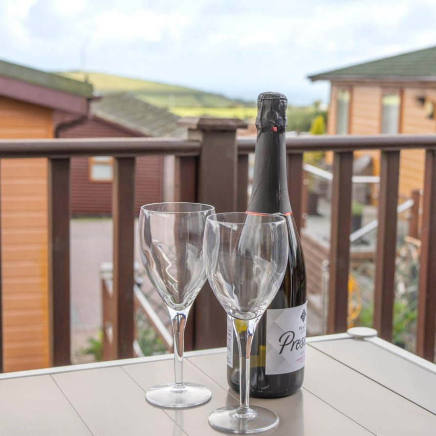 4 bed lodge at The 31 acre site of Mullacott Park is well placed for easily accessing by car some of the most beautiful spots on the North Devon coast