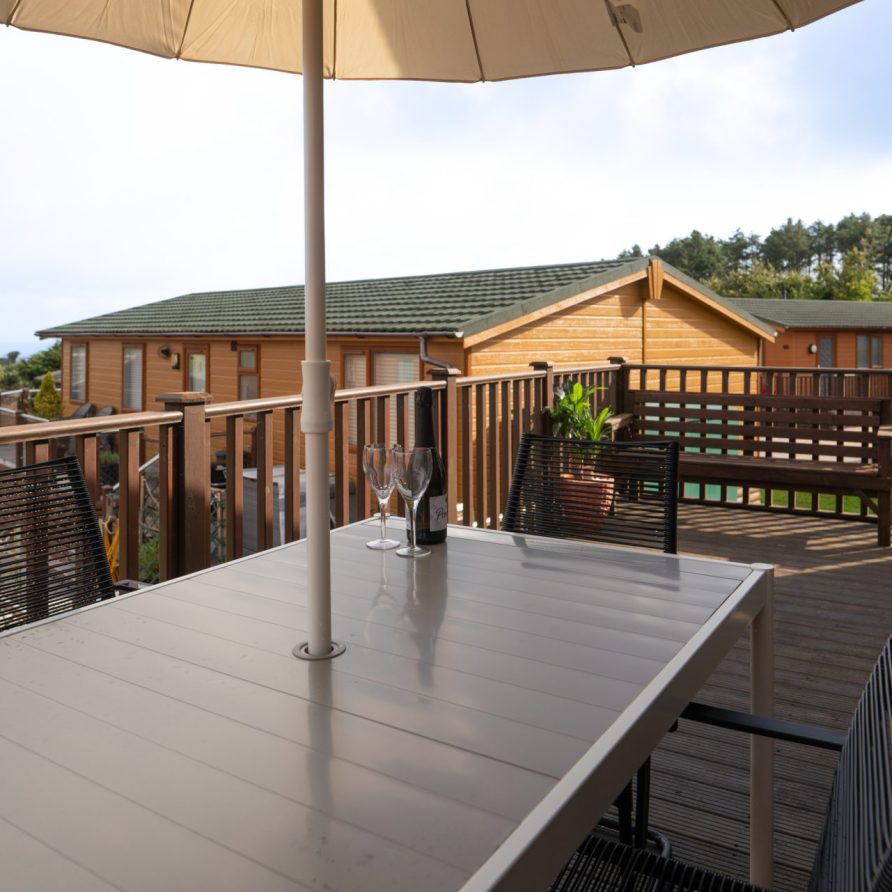 4 bed lodge at The 31 acre site of Mullacott Park is well placed for easily accessing by car some of the most beautiful spots on the North Devon coast